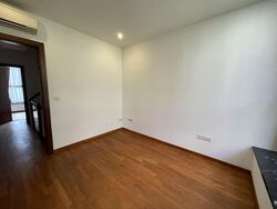 Holland Link (D10), Terrace #602884411